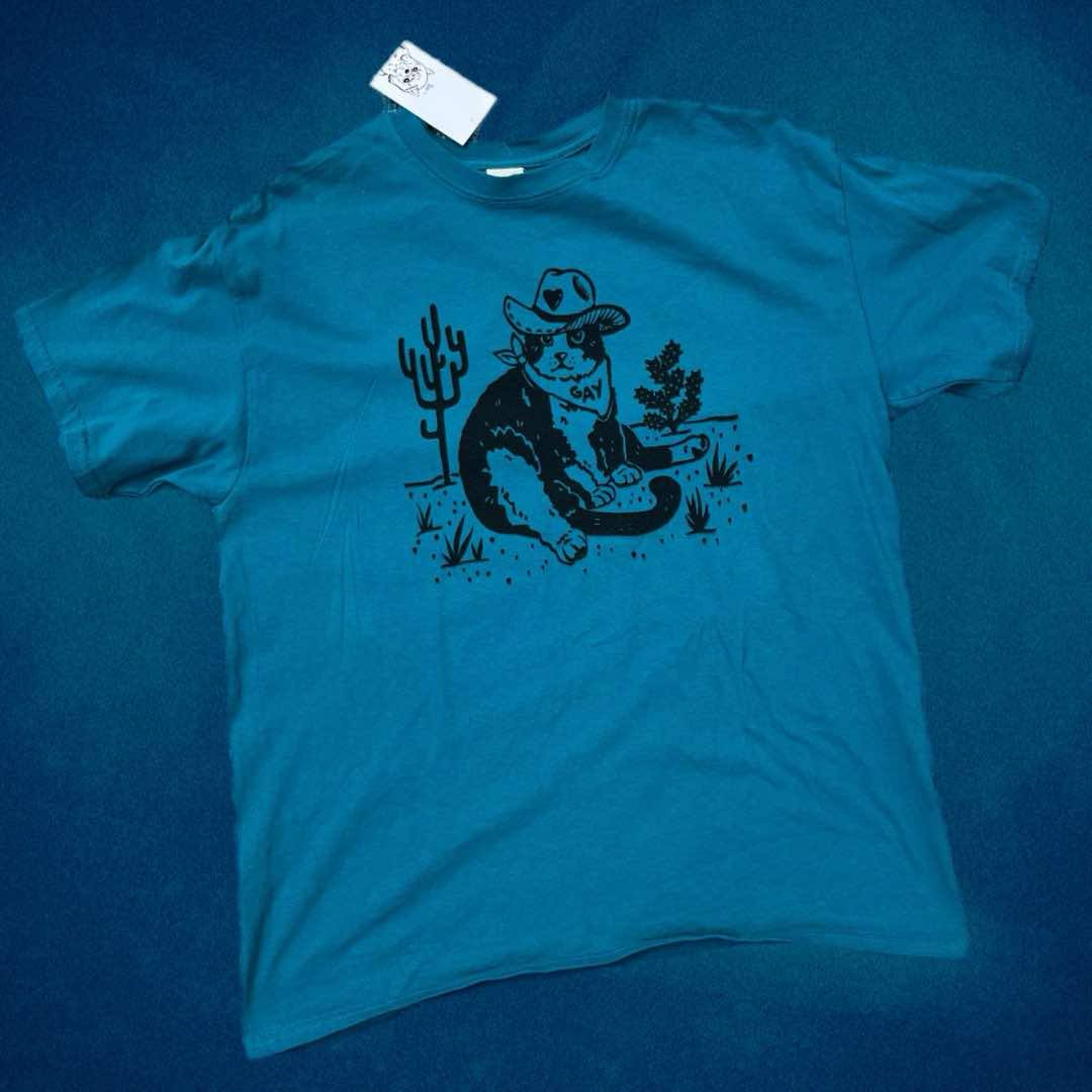 L: Howdy Cutie Tee