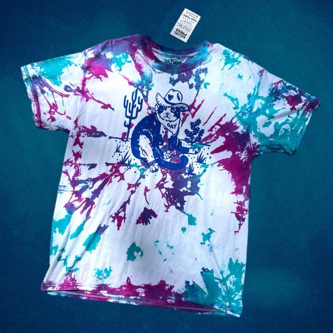 L: Howdy Cutie Tee