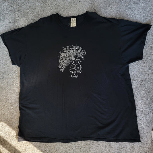 3XL: Floral Creature Tee