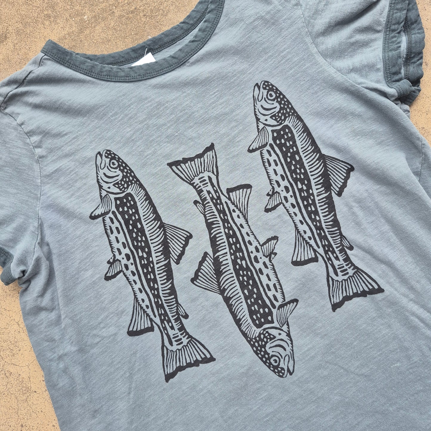 L: Three Fish Tee