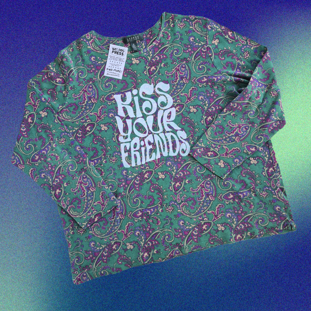 3XL: Kiss Your Friends Tee