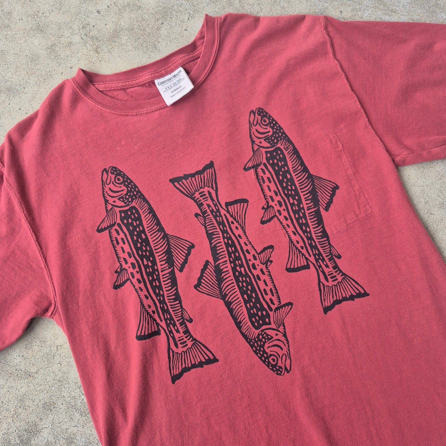S: Three Fish Tee