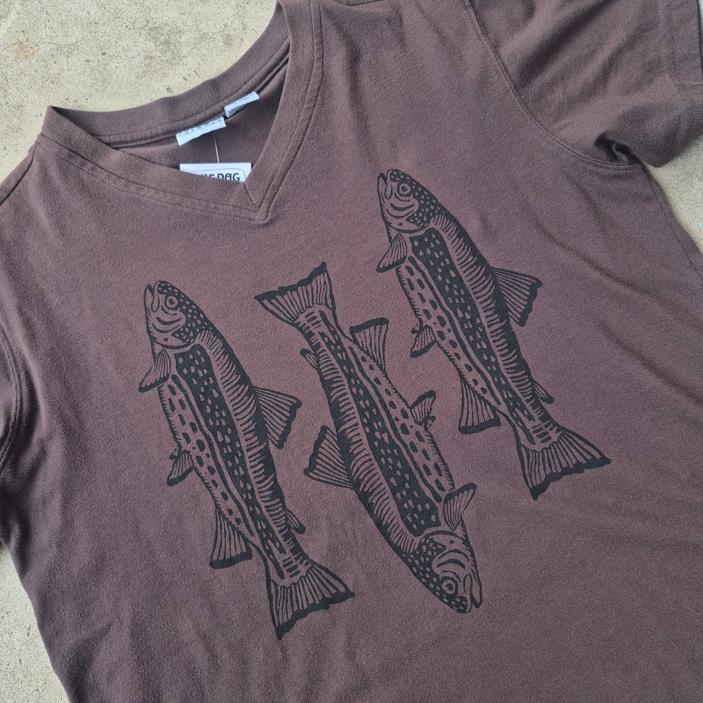 S: Three Fish Tee