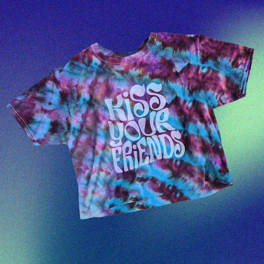 S: Kiss Your Friends Tee