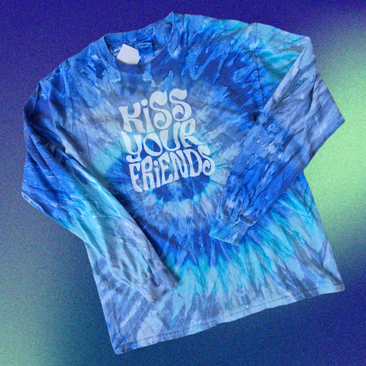 L: Kiss Your Friends Tee