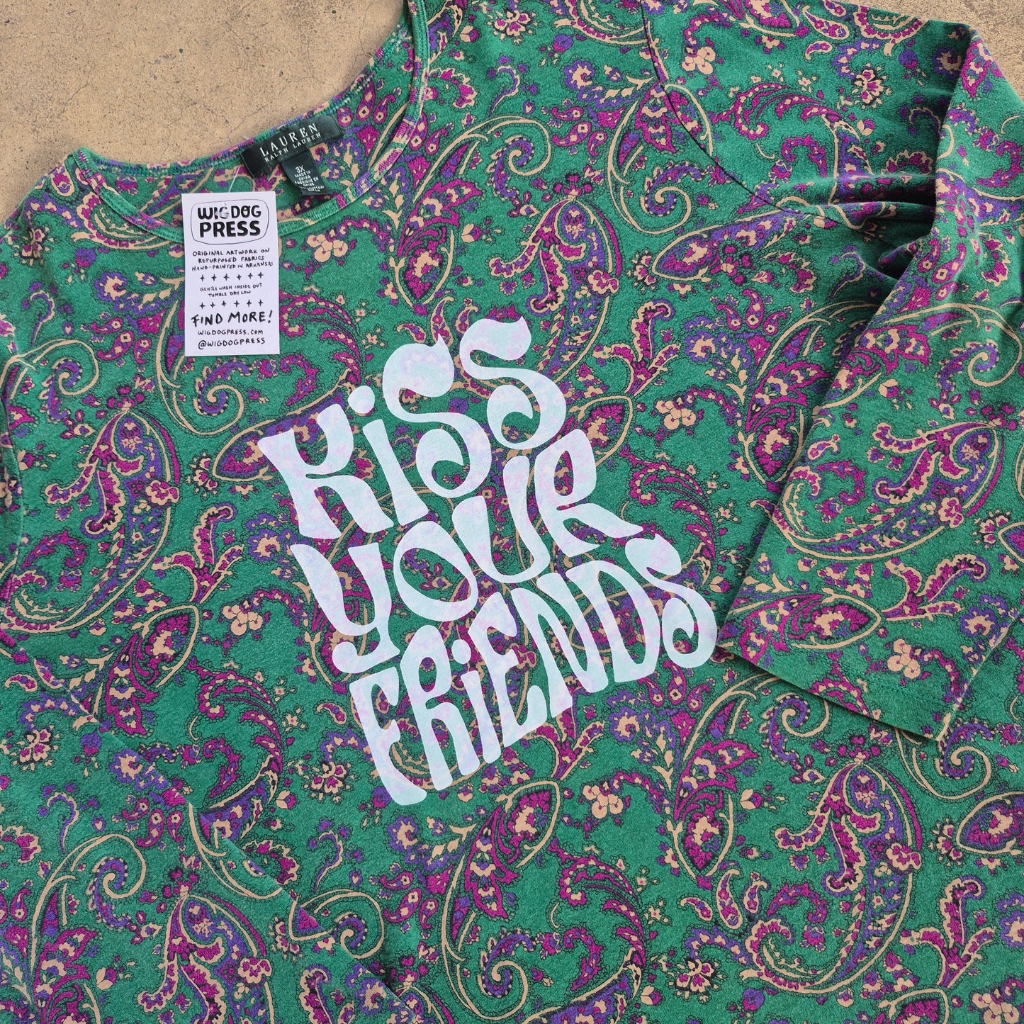 3XL: Kiss Your Friends Tee